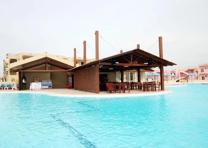 Apartment Cozy Near Pools & With Balcony *